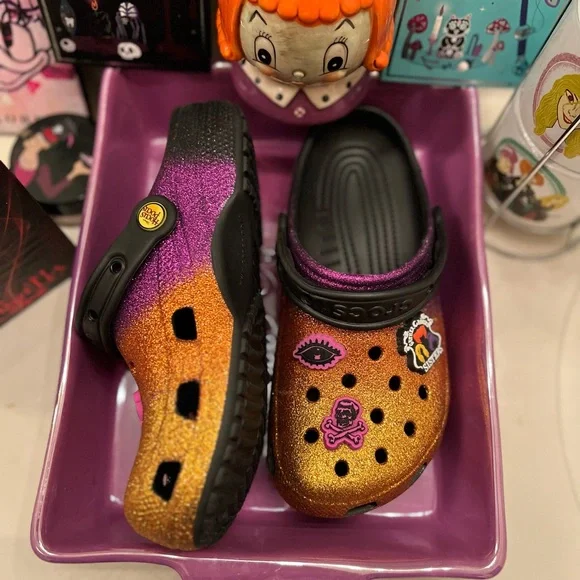 Authentic Hocus Pocus Crocs! Limited - Picture 16 of 16